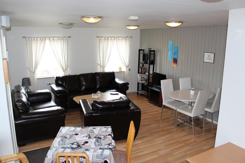Lónsá Guesthouse Akureyri Extérieur photo