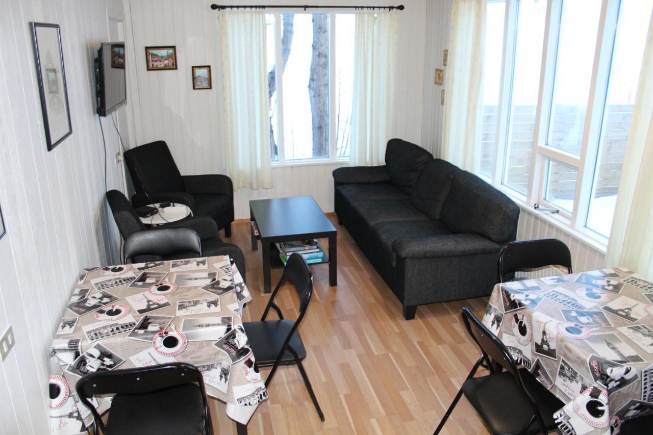 Lónsá Guesthouse Akureyri Extérieur photo