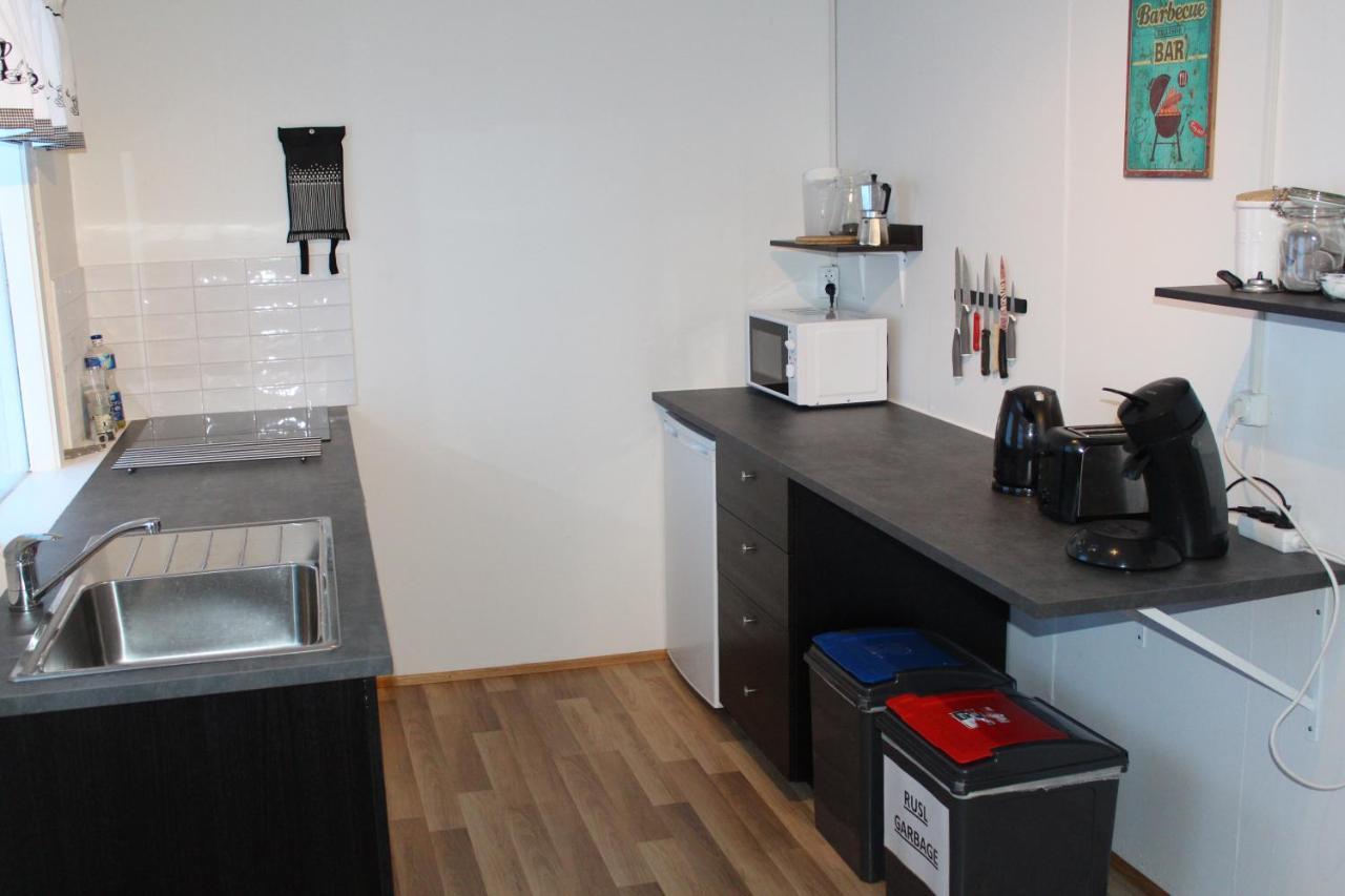 Lónsá Guesthouse Akureyri Extérieur photo